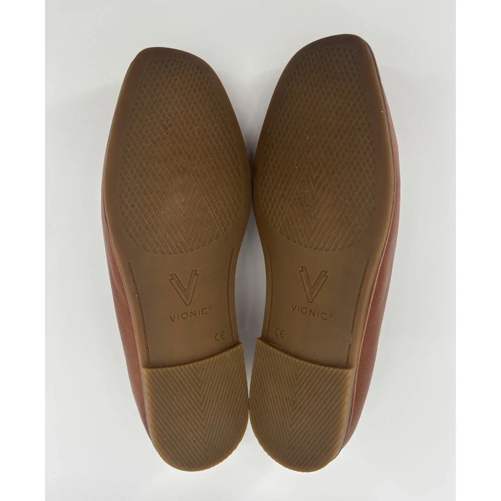 Vionic Willa Flat 2.0 Sz 9.5 Slip On Tan Leather Preppy Chic $140